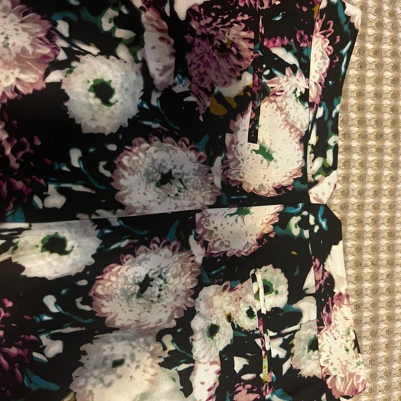 BCBG chiffon summer pants. - Picture 2 of 4